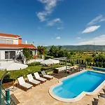 Luxury Nadalina-dicmo * Dugopolje