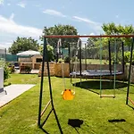 Luxury Nadalina-dicmo