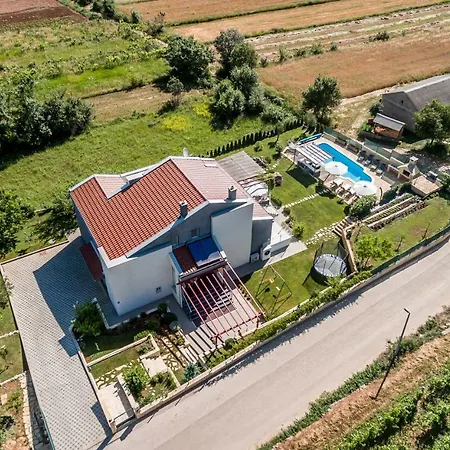 Willa Luxury Nadalina-dicmo Dugopolje