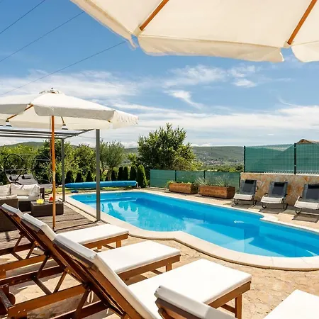 Luxury Nadalina-dicmo Willa *