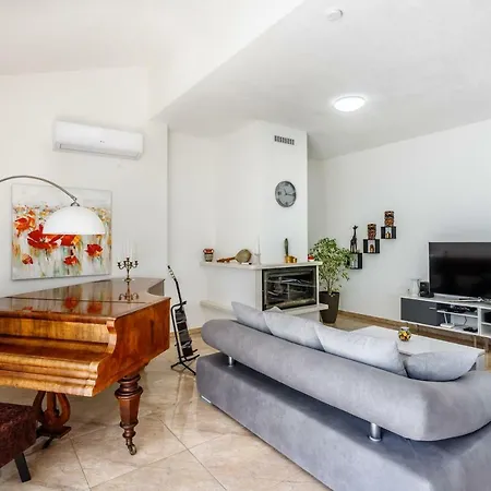 Willa Luxury Nadalina-dicmo Dugopolje