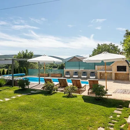 Luxury Nadalina-dicmo