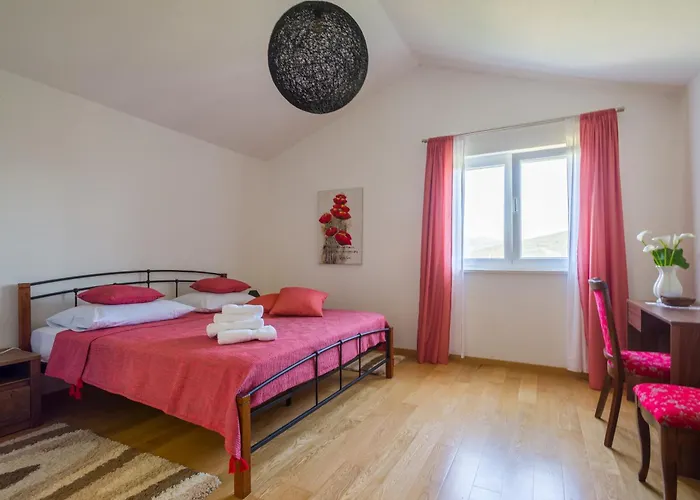Luxury Nadalina-dicmo *