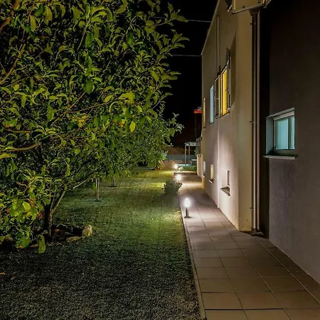 Luxury Nadalina-dicmo *