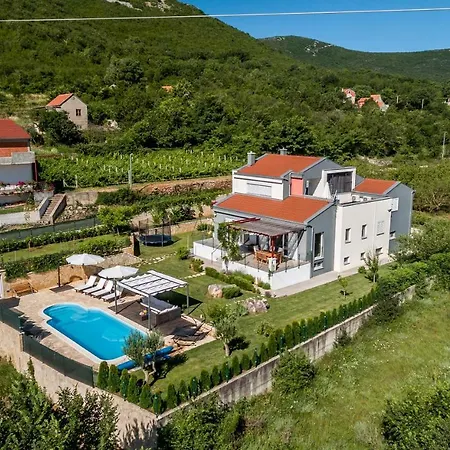 Βίλα Luxury Nadalina-dicmo