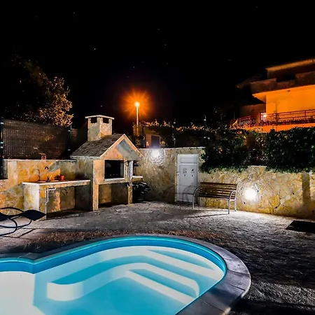 Luxury Nadalina-dicmo