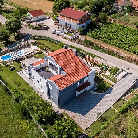 Luxury Nadalina-dicmo Βίλα Dugopolje