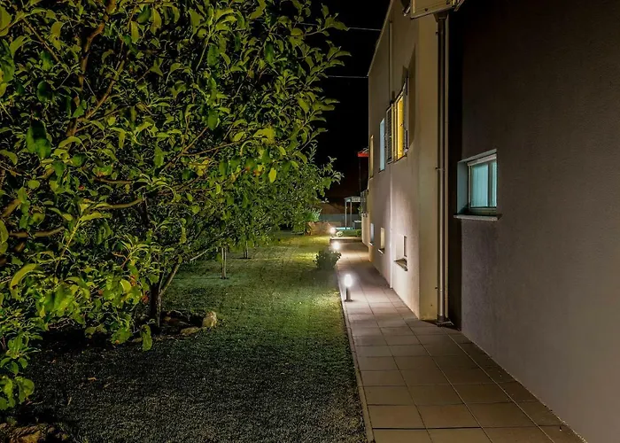 Luxury Nadalina-dicmo *