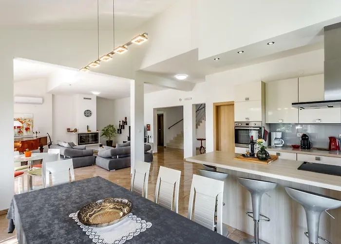 Вилла Luxury Nadalina-dicmo