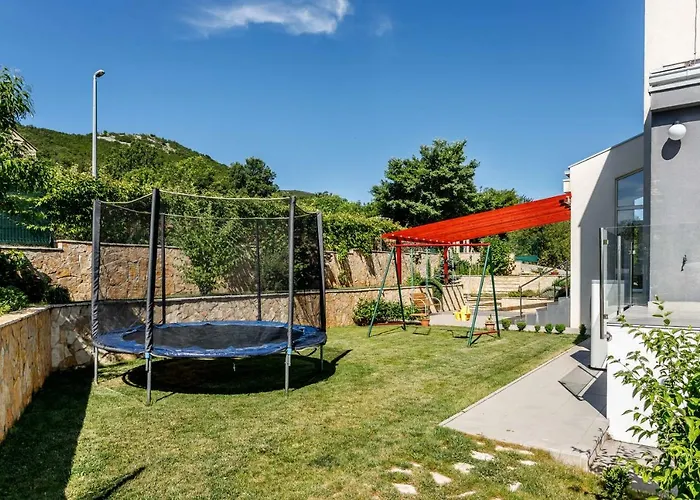 Вилла Luxury Nadalina-dicmo Дугополье