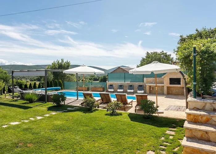 Luxury Nadalina-dicmo