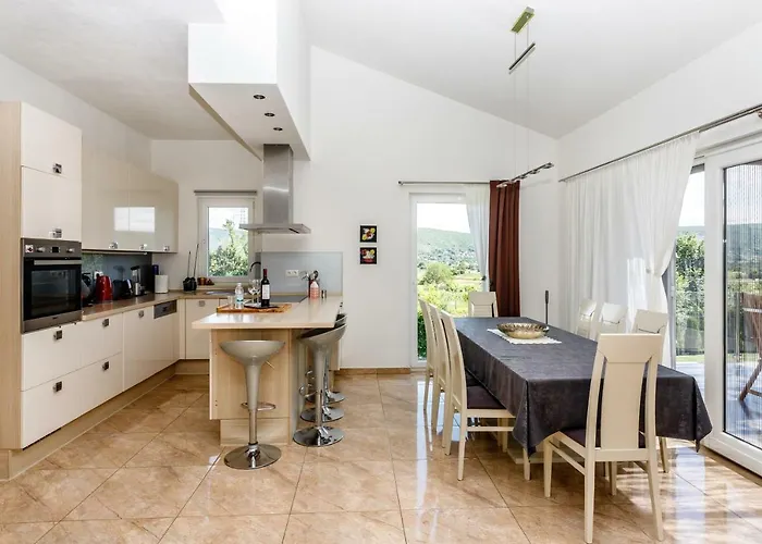 Luxury Nadalina-dicmo